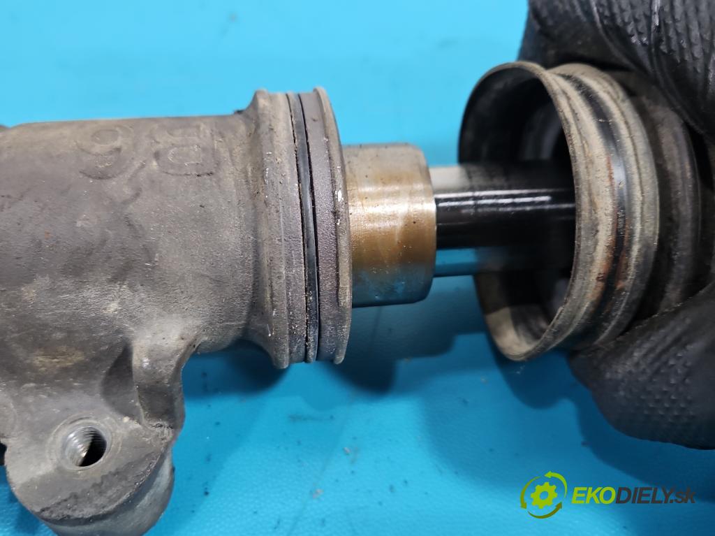 Audi A4 B6 2000-2004 2.0 20v 131 HP manual 96 kW 1984 cm3 4- Ozubené kolo: volant 8E1422066S