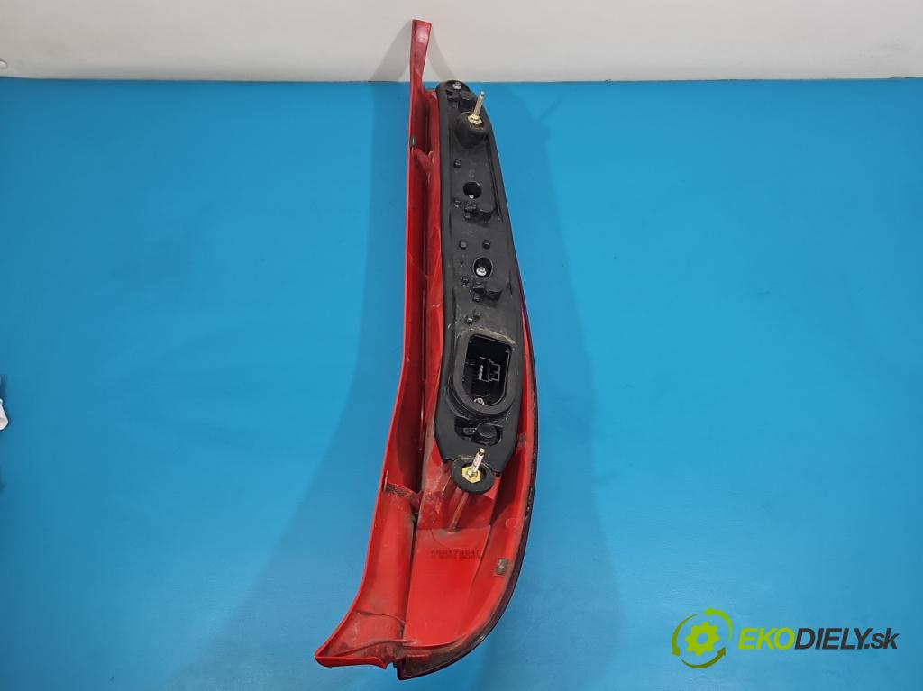 Fiat Punto II 1999-2010 1.2 8V 60 HP manual 44 kW 1242 cm3 5- svetlo / reflektor zadné ľavé  (Kľučka dverí ostatné)