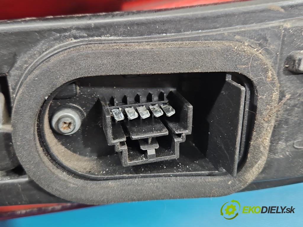 Fiat Punto II 1999-2010 1.2 8V 60 HP manual 44 kW 1242 cm3 5- svetlo / reflektor zadné ľavé  (Kľučka dverí ostatné)