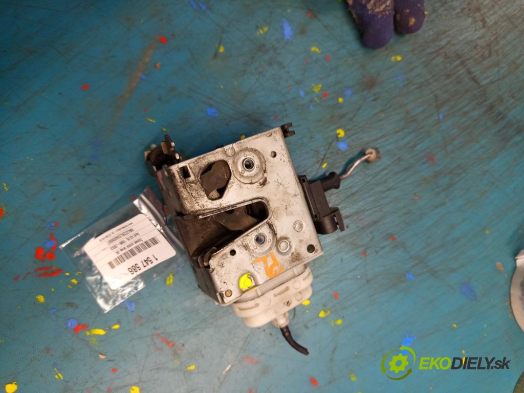 Audi A3 8L 1996-2003 1.8 20V 125 HP manual 92 kW 1781 cm3 3- zámok predné ľavý