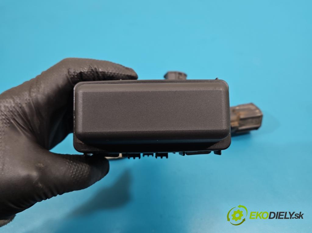 Opel Insignia B 2017-2022 2.0 cdti 209KM automatic 154 kW 1956 cm3 5- skříňka pojistková 39133809 (Pojistková skříňka)