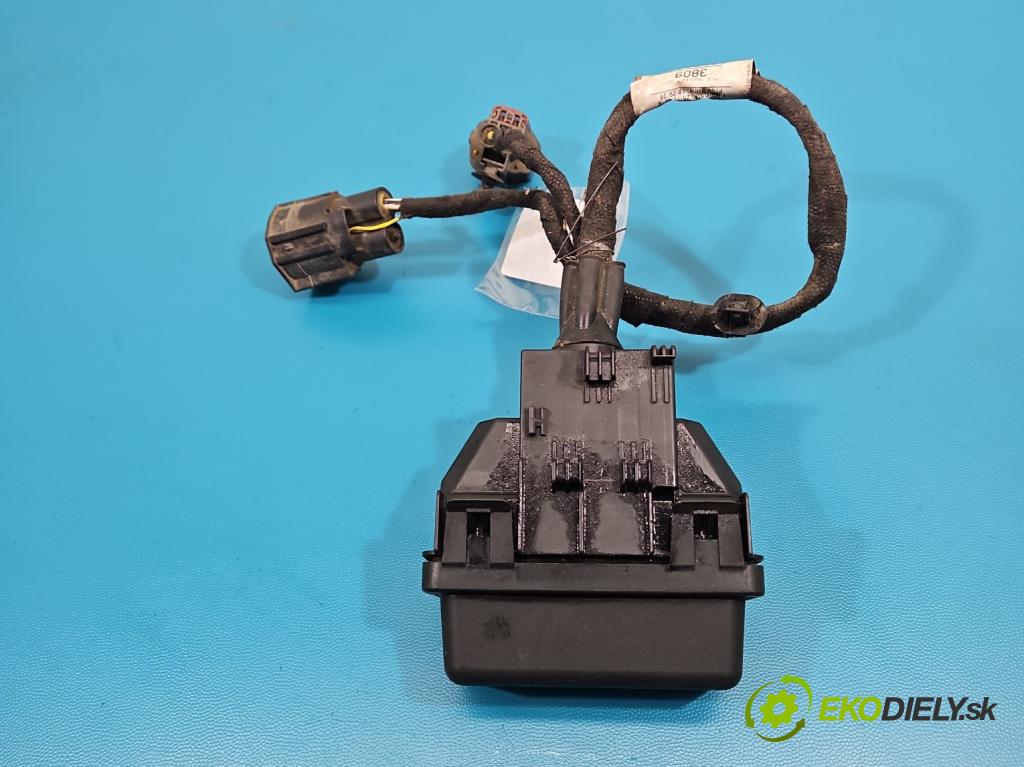 Opel Insignia B 2017-2022 2.0 cdti 209KM automatic 154 kW 1956 cm3 5- skříňka pojistková 39133809 (Pojistková skříňka)