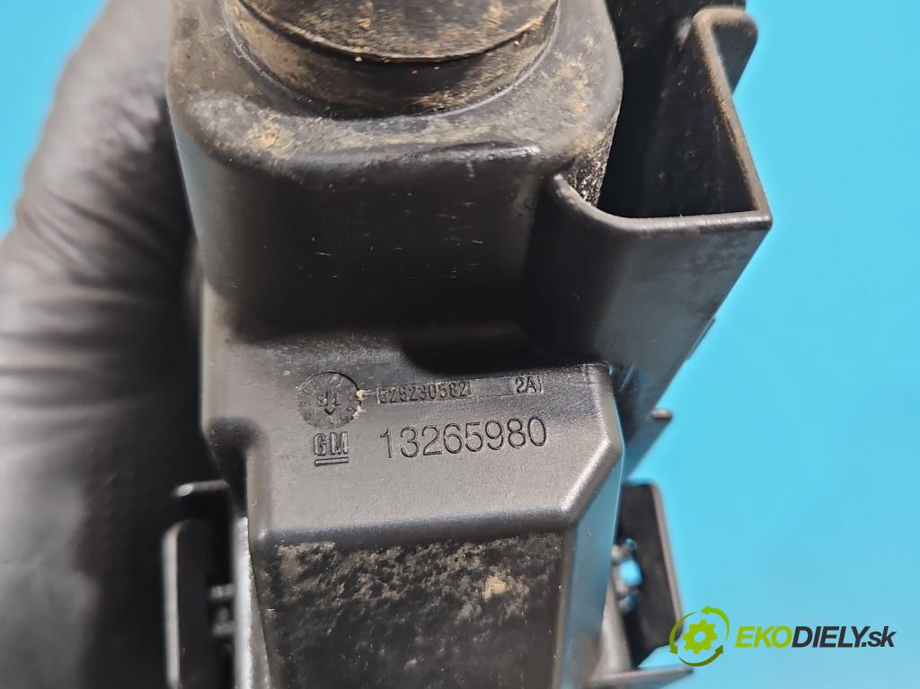 Opel Insignia B 2017-2022 2.0 cdti 209KM automatic 154 kW 1956 cm3 5- skříňka pojistková 39133809 (Pojistková skříňka)