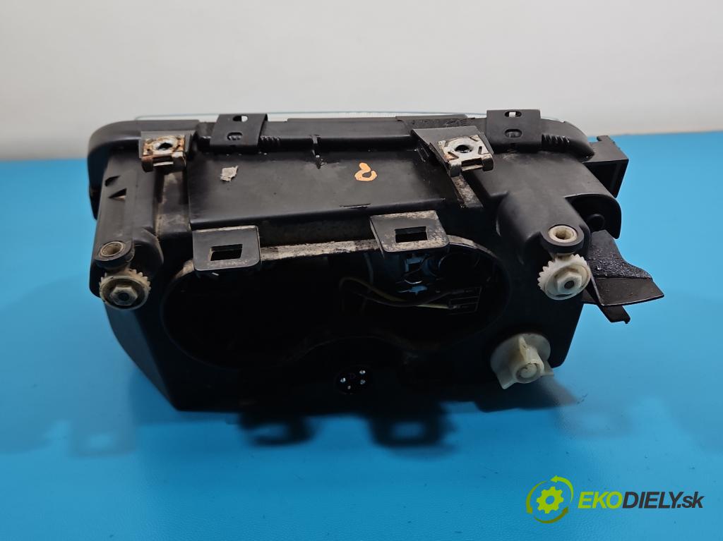 Audi A3 8L 1996-2003 1.8 20V 125 hp manual 92 kW 1781 cm3 3- světlo pravý  (Pravé přední světlo)