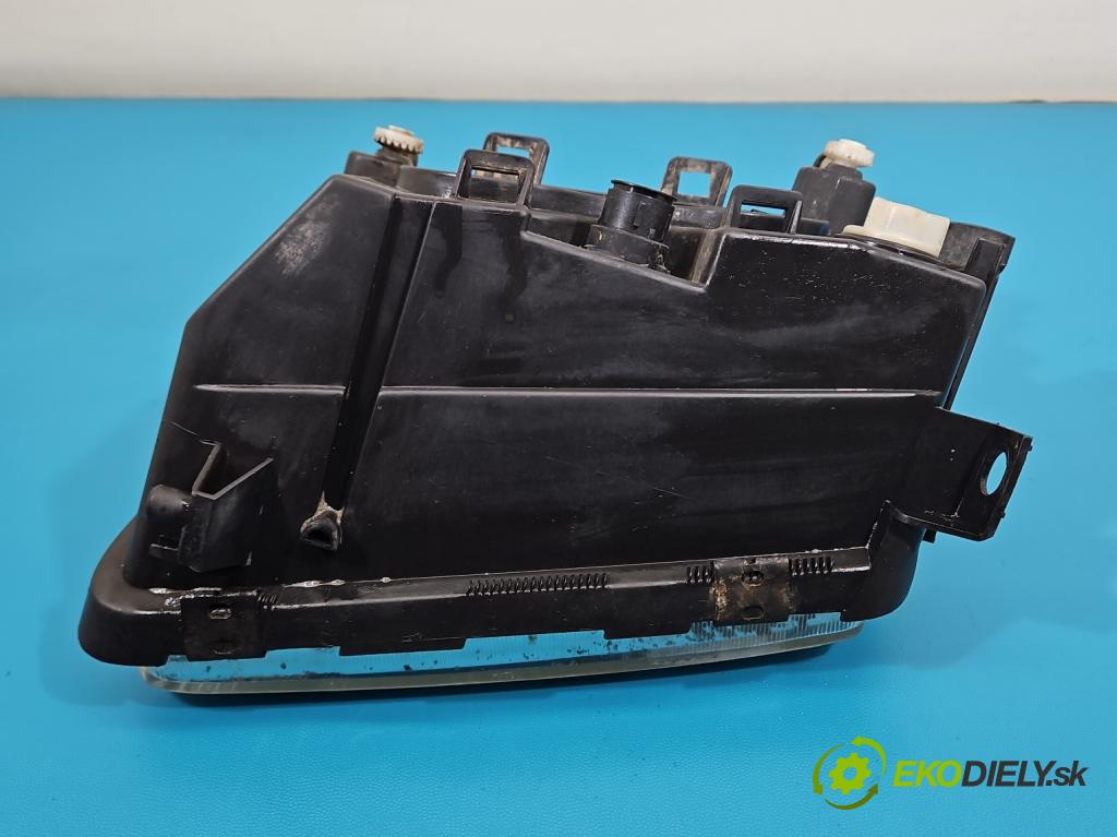 Audi A3 8L 1996-2003 1.8 20V 125 hp manual 92 kW 1781 cm3 3- světlo pravý  (Pravé přední světlo)