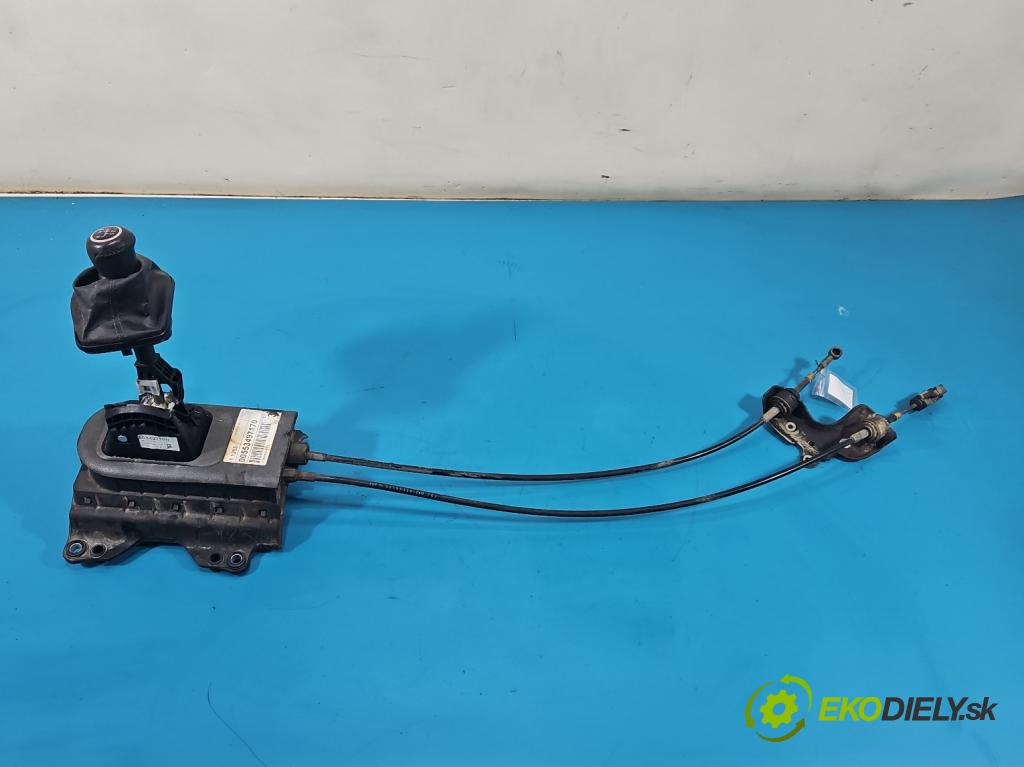 Fiat Punto Grande 1.4 8V 77 HP manual 57 kW 1368 cm3 5- Páka: Změny: stupeň,rýchlosť 00553497170 (Rýchlostná páka (kulisa))