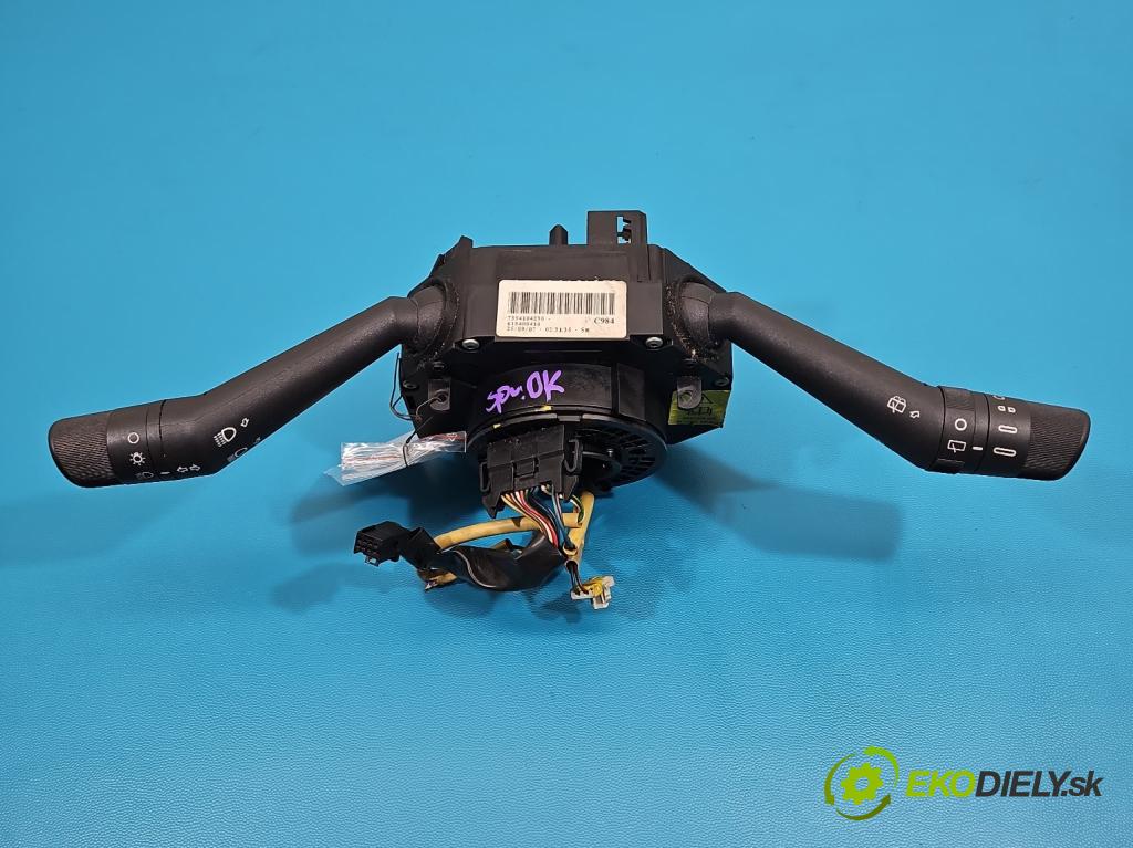 Fiat Punto Grande 1.4 8V 77 HP manual 57 kW 1368 cm3 5- prepínač komplex: 7354104230 (Prepínacie páčky pod volantom)