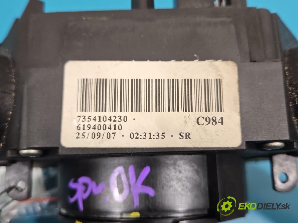 Fiat Punto Grande 1.4 8V 77 HP manual 57 kW 1368 cm3 5- prepínač komplex: 7354104230 (Prepínacie páčky pod volantom)