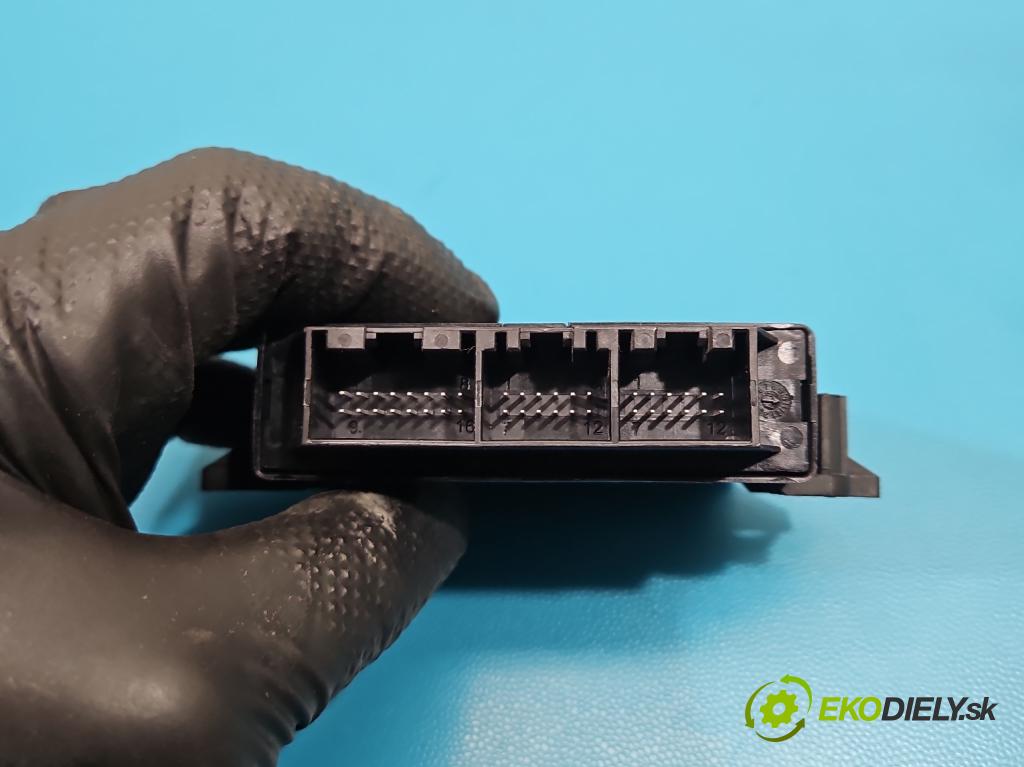 Audi Q7 2005-2015 4.2 TDI 326KM automatic 240 kW 4134 cm3 5- řídící jednotka parkování 4F0919283H