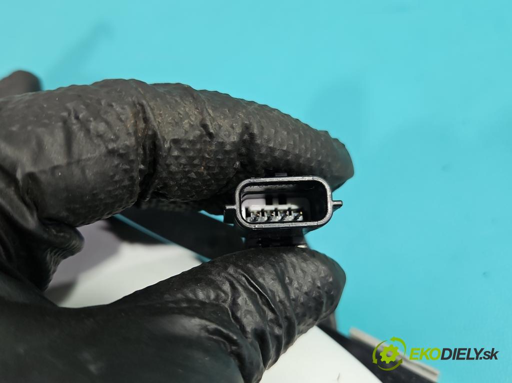 Renault Kadjar 2015-2022 1.2 131 HP manual 96 kW 1197 cm3 5- rukoväť predné ľavé mimo: 806074307R (Kľučka dverí vonkajšia predná ľavá)