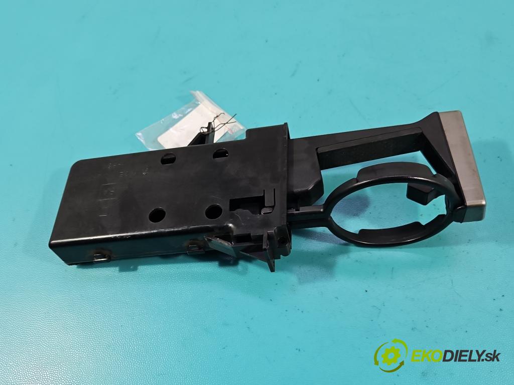 Subaru Forester II SG 2002-2008 2.0 boxer 125 HP manual 92 kW 1994 cm3 5- Rukojeť: na nápoje:  (Držiak (úchyt) na nápoje)