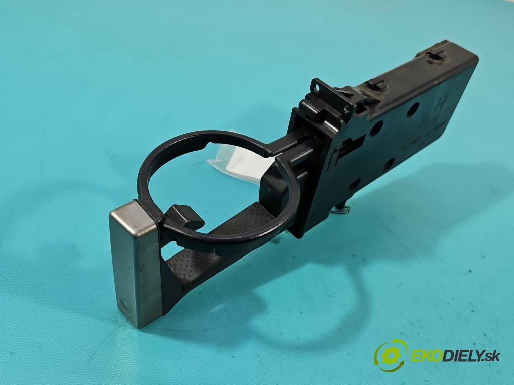 Subaru Forester II SG 2002-2008 2.0 boxer 125 HP manual 92 kW 1994 cm3 5- Rukojeť: na nápoje:  (Držiak (úchyt) na nápoje)