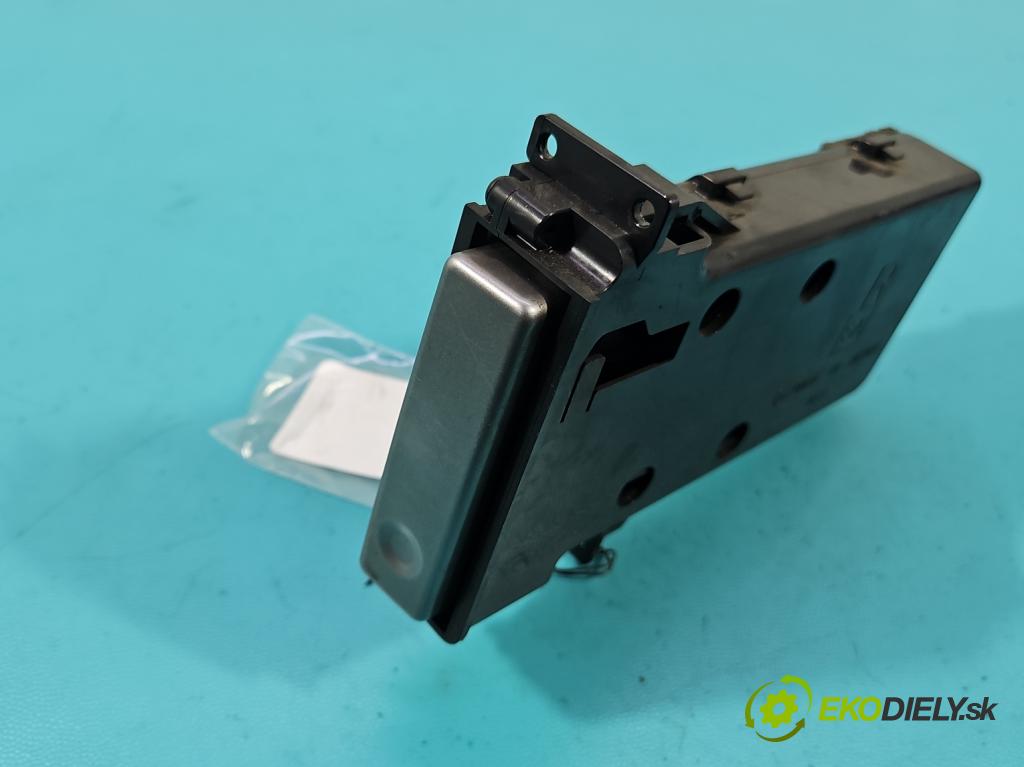 Subaru Forester II SG 2002-2008 2.0 boxer 125 HP manual 92 kW 1994 cm3 5- Rukojeť: na nápoje:  (Držiak (úchyt) na nápoje)