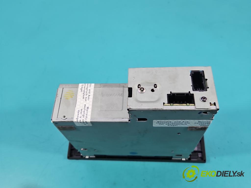 Audi Q7 2005-2015 4.2 TDI 326KM automatic 240 kW 4134 cm3 5- Měnič: cd 4L0910110B (CD měnič)