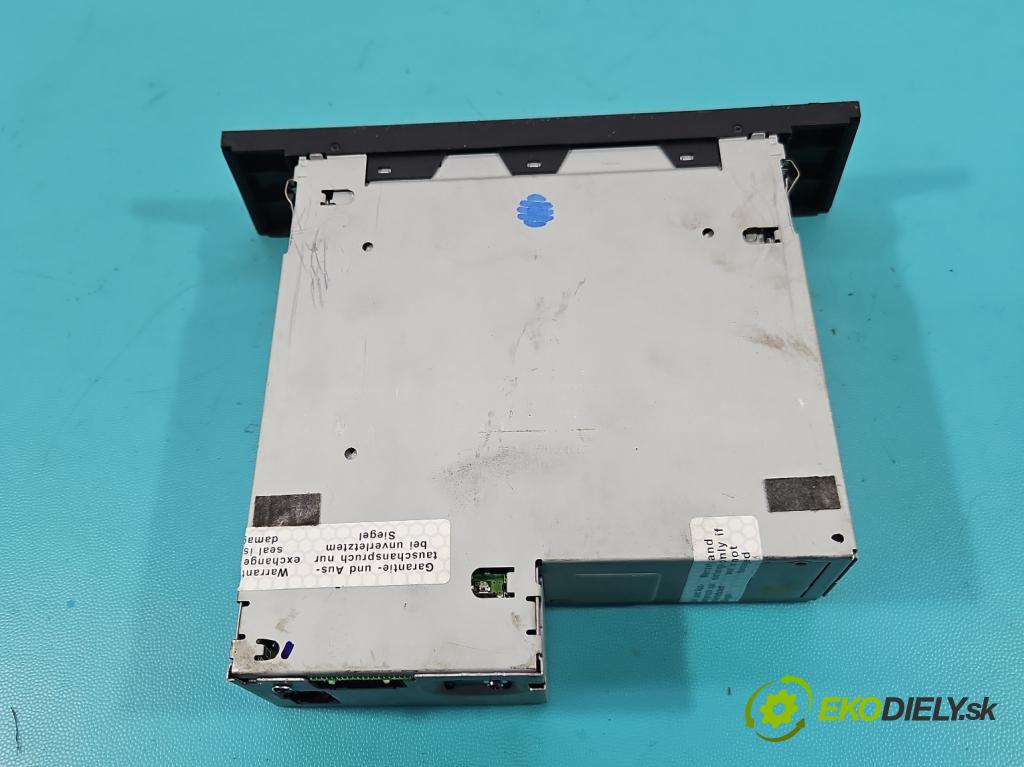 Audi Q7 2005-2015 4.2 TDI 326KM automatic 240 kW 4134 cm3 5- Měnič: cd 4L0910110B (CD měnič)