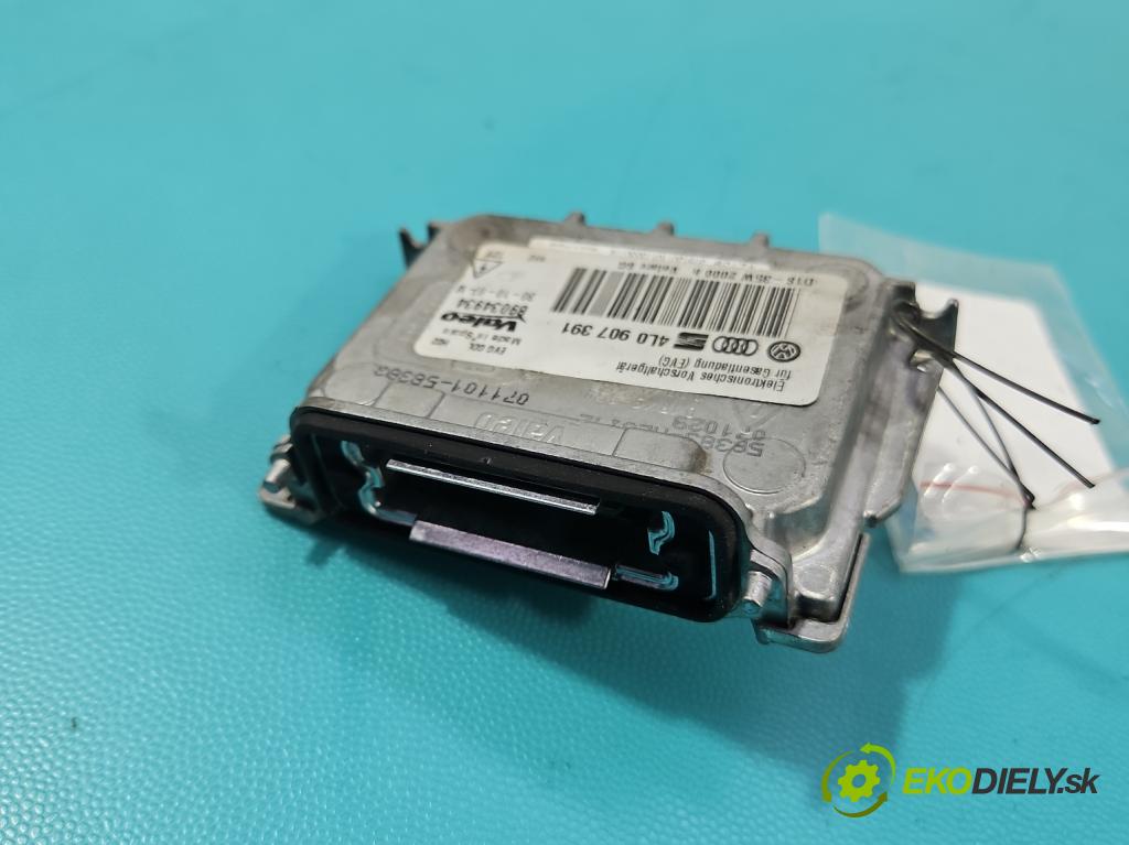 Audi Q7 2005-2015 4.2 TDI 326KM automatic 240 kW 4134 cm3 5- střídač: xenon 4L0907391 (Riadiaca jednotka xenónu)