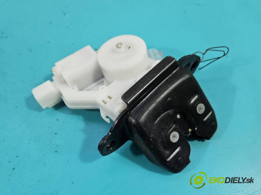 Renault Kadjar 2015-2022 1.2 131 HP manual 96 kW 1197 cm3 5- zámok kufrové dvere zadné