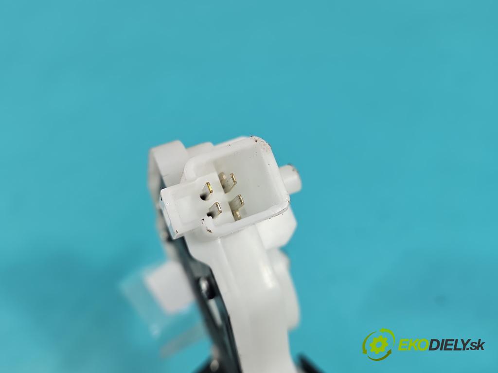 Renault Kadjar 2015-2022 1.2 131 HP manual 96 kW 1197 cm3 5- zámok kufrové dvere zadné