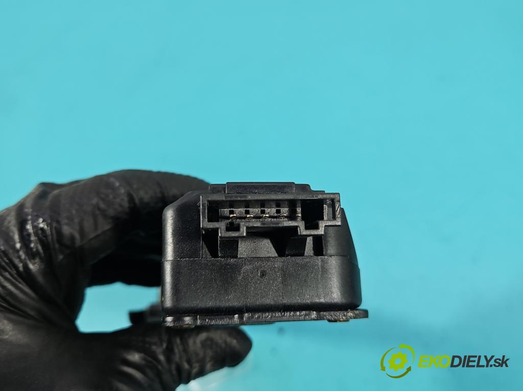 Audi Q7 2005-2015 4.2 TDI 326KM automatic 240 kW 4134 cm3 5- zámok kufrové dvere zadné 4F9827383B