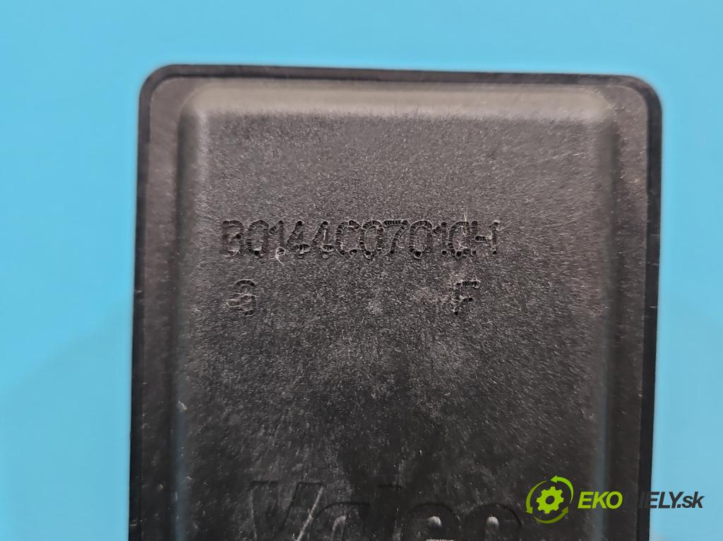 Renault Megane III 2008-2016 1.5 dci 106 HP manual 78 kW 1461 cm3 5- Blokáda: řízení: 8200604932 (Riadenie ostatné)