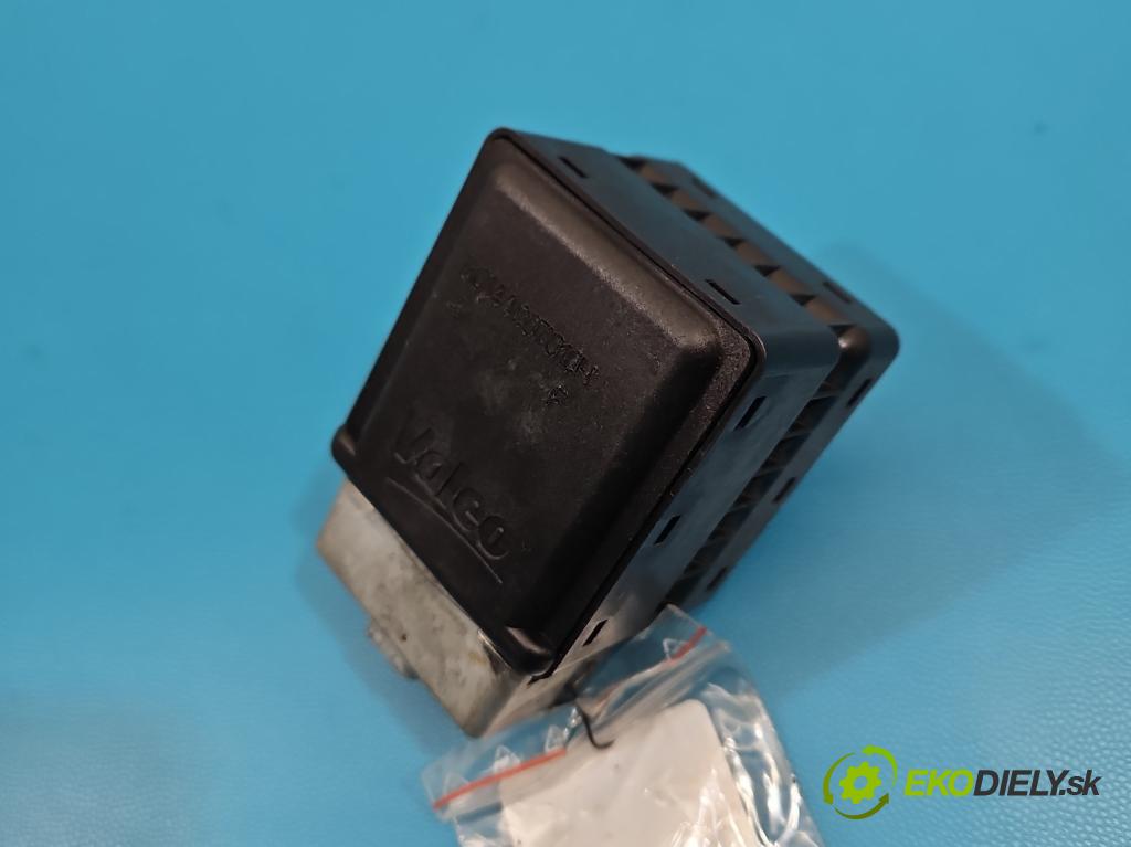 Renault Megane III 2008-2016 1.5 dci 106 HP manual 78 kW 1461 cm3 5- Blokáda: řízení: 8200604932 (Riadenie ostatné)