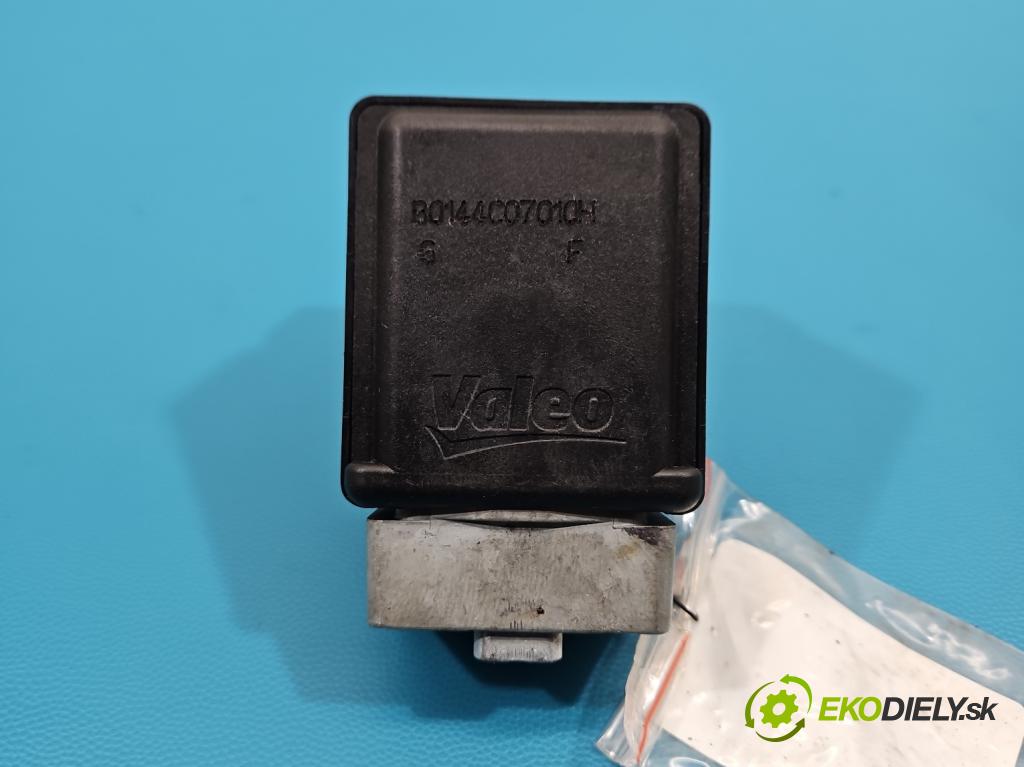 Renault Megane III 2008-2016 1.5 dci 106 HP manual 78 kW 1461 cm3 5- Blokáda: řízení: 8200604932 (Riadenie ostatné)