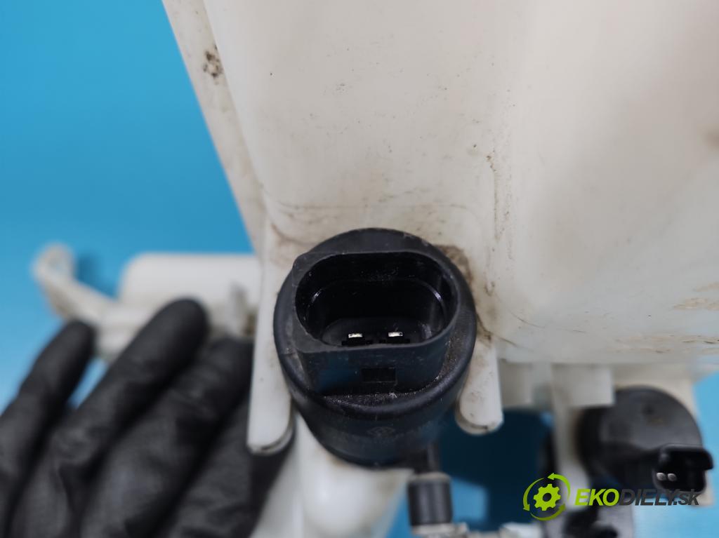 Renault Kadjar 2015-2022 1.2 131 hp manual 96 kW 1197 cm3 5- nádržka tekutina: ostřikovačů 289108267R