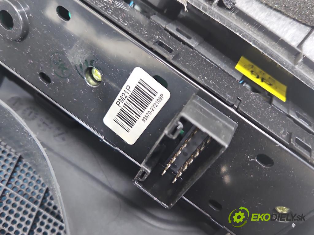 Hyundai Ix35 2.0 CRDI 136 HP manual 100 kW 1995 cm3 5- Čalounictví: dvere predné ľavé 82301-2Y0439P