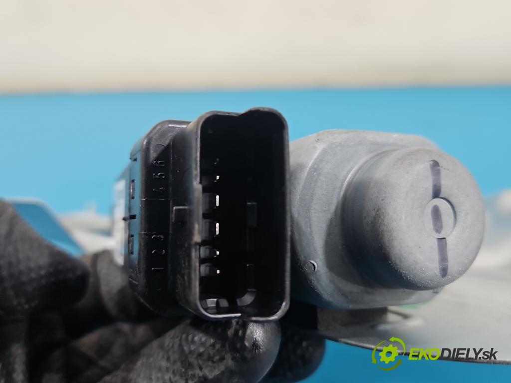 Hyundai Ix35 2.0 CRDI 136hp manual 100 kW 1995 cm3 5- mechanismus stahování přední levý 81310-2Y000