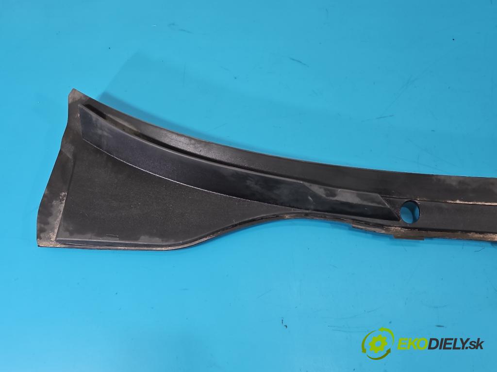 Audi Q7 2005-2015 4.2 TDI 326KM automatic 240 kW 4134 cm3 5- torpédo 4L1819401 (Torpédo (plast pod čelným sklom))