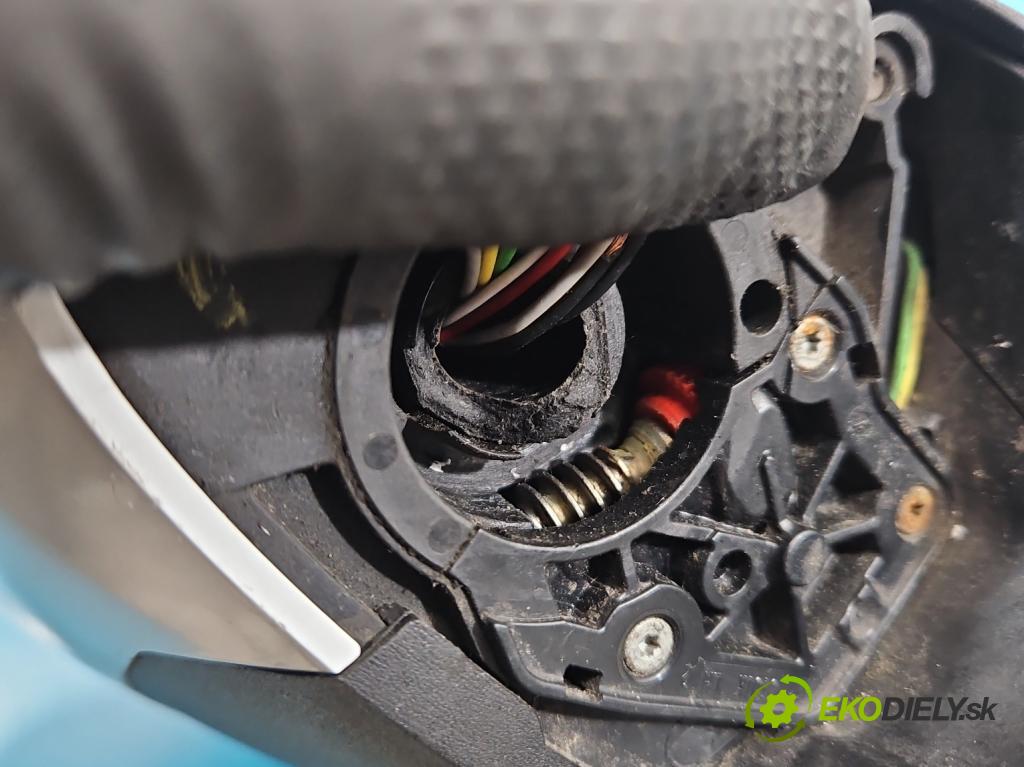 Renault Kadjar 2015-2022 1.2 131 HP manual 96 kW 1197 cm3 5- zrkadlo ľavé  (Kľučka dverí ostatné)