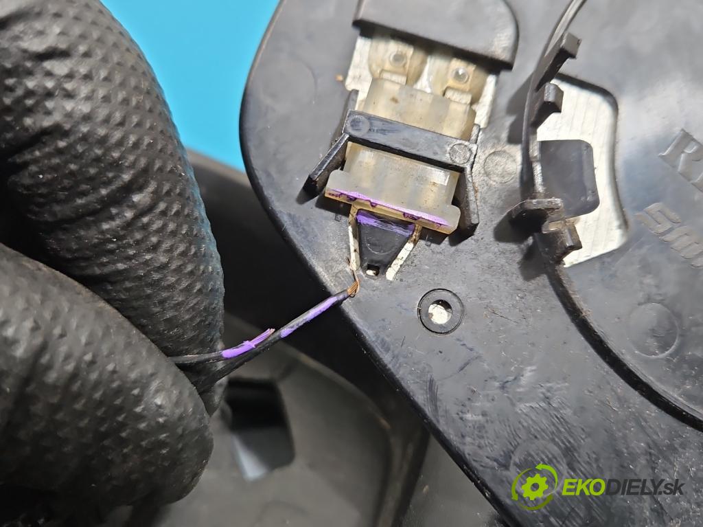 Renault Kadjar 2015-2022 1.2 131 hp manual 96 kW 1197 cm3 5- zpětné zrcátko pravé  (Klika dveří ostatní)