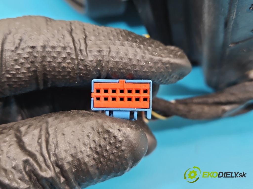 Volvo S40 II 2004-2012 2.0d 136 HP manual 100 kW 1997 cm3 4- zrkadlo ľavé  (Kľučka dverí ostatné)