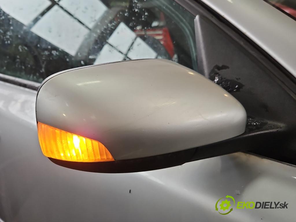 Volvo S40 II 2004-2012 2.0d 136 HP manual 100 kW 1997 cm3 4- zrkadlo pravé  (Kľučka dverí ostatné)