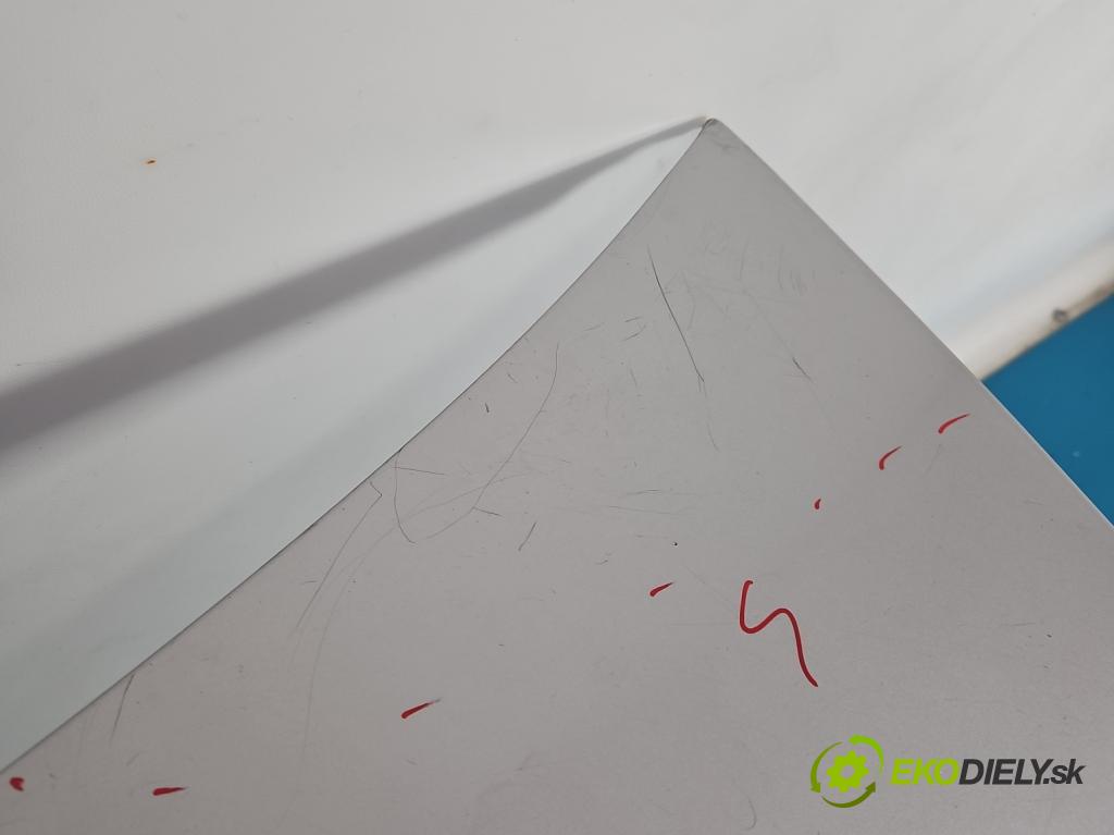 Volvo S40 II 2004-2012 2.0d 136hp manual 100 kW 1997 cm3 4- zadní kufrové dveře  (Zadní kapota (kufr))