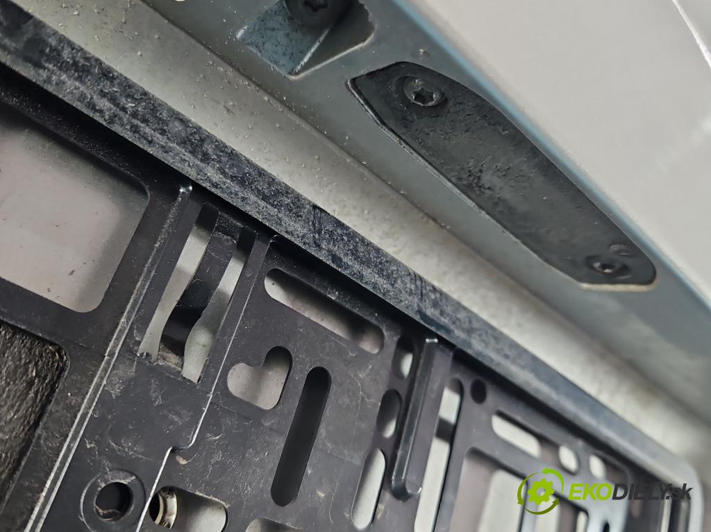 Volvo S40 II 2004-2012 2.0d 136hp manual 100 kW 1997 cm3 4- zadní kufrové dveře  (Zadní kapota (kufr))