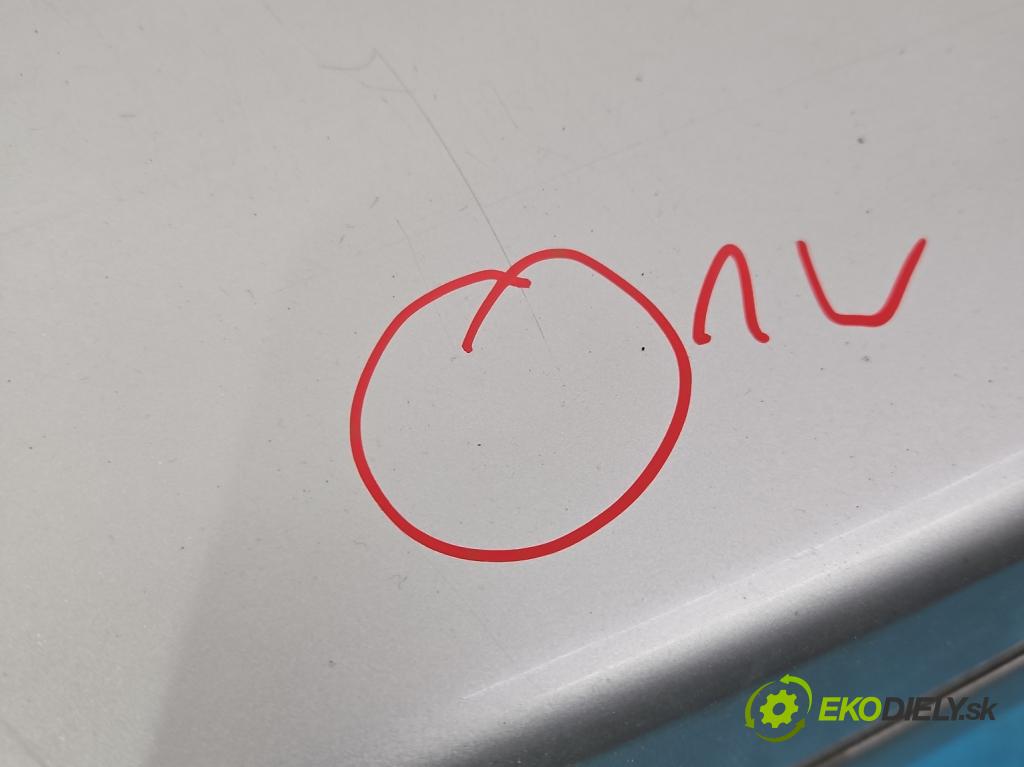 Volvo S40 II 2004-2012 2.0d 136hp manual 100 kW 1997 cm3 4- zadní kufrové dveře  (Zadní kapota (kufr))