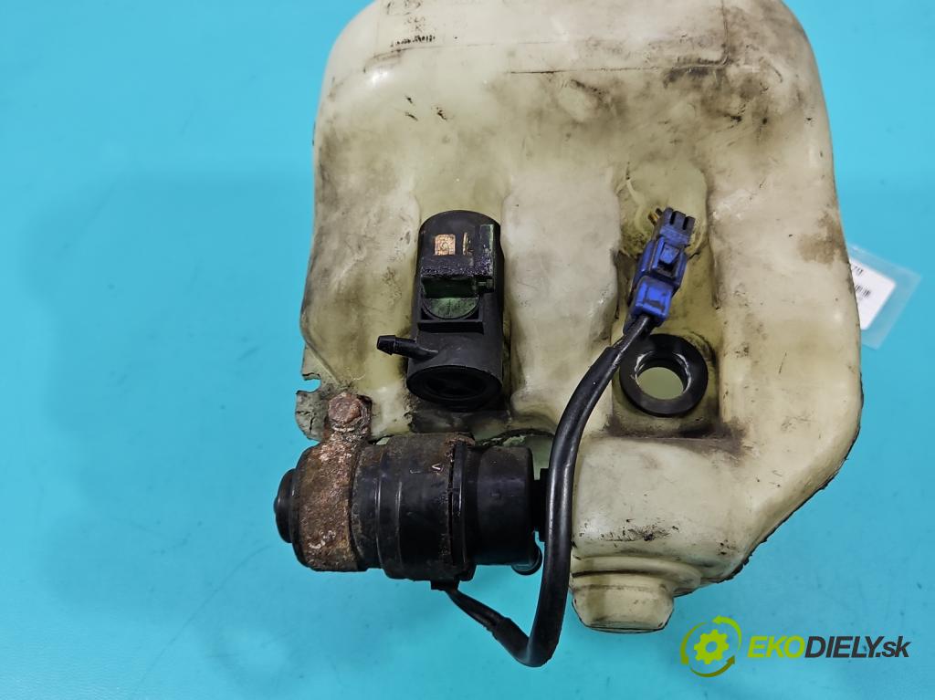 Subaru Forester II SG 2002-2008 2.0 boxer 125 hp manual 92 kW 1994 cm3 5- nádržka tekutina: ostřikovačů HLC-20011