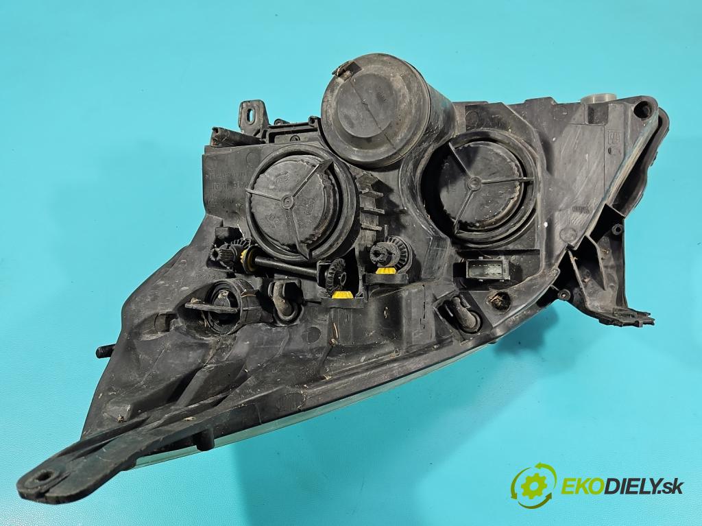 Opel Vectra C 2002-2008 1.9 cdti 120 HP manual 88 kW 1910 cm3 5- Reflektor: pravý  (Svetlo predné pravé)