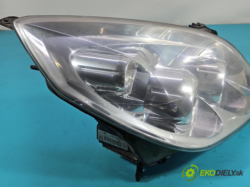 Opel Vectra C 2002-2008 1.9 cdti 120 HP manual 88 kW 1910 cm3 5- Reflektor: pravý  (Svetlo predné pravé)