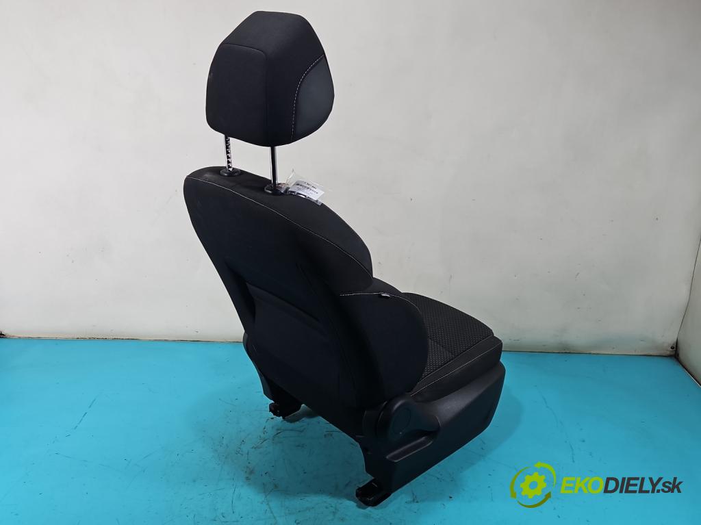 Renault Kadjar 2015-2022 1.2 131 hp manual 96 kW 1197 cm3 5- Sedadlo pravý  (Sedadlo)