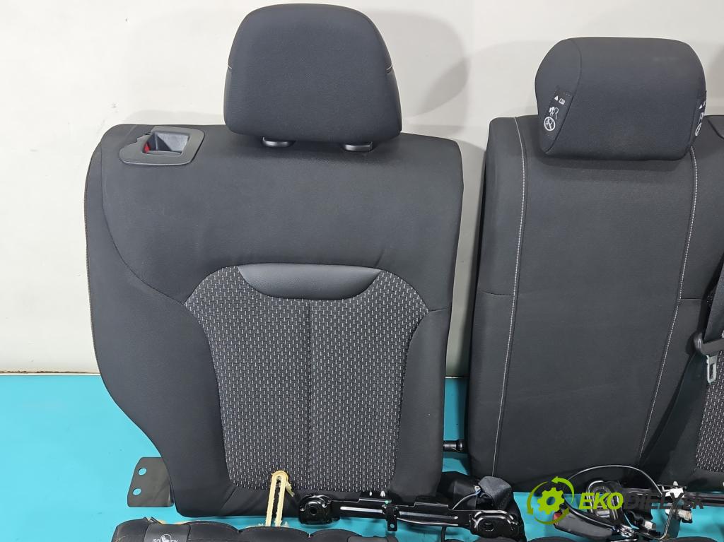 Renault Kadjar 2015-2022 1.2 131 HP manual 96 kW 1197 cm3 5- Pohovka: zadné  (Sedadlo)