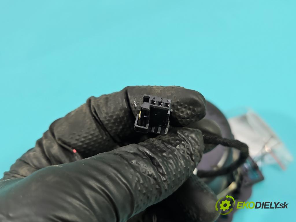 Peugeot 508 II 2018- 1.5 hdi 131 HP manual 96 kW 1499 cm3 5- Rukojeť: na nápoje: 9810059177 (Držiak (úchyt) na nápoje)