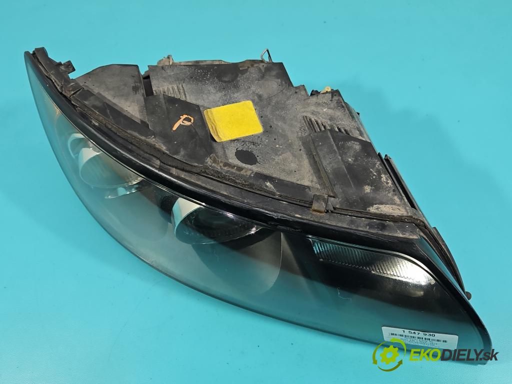 Volvo S40 II 2004-2012 2.0d 136 HP manual 100 kW 1997 cm3 4- Reflektor: pravý  (Svetlo predné pravé)