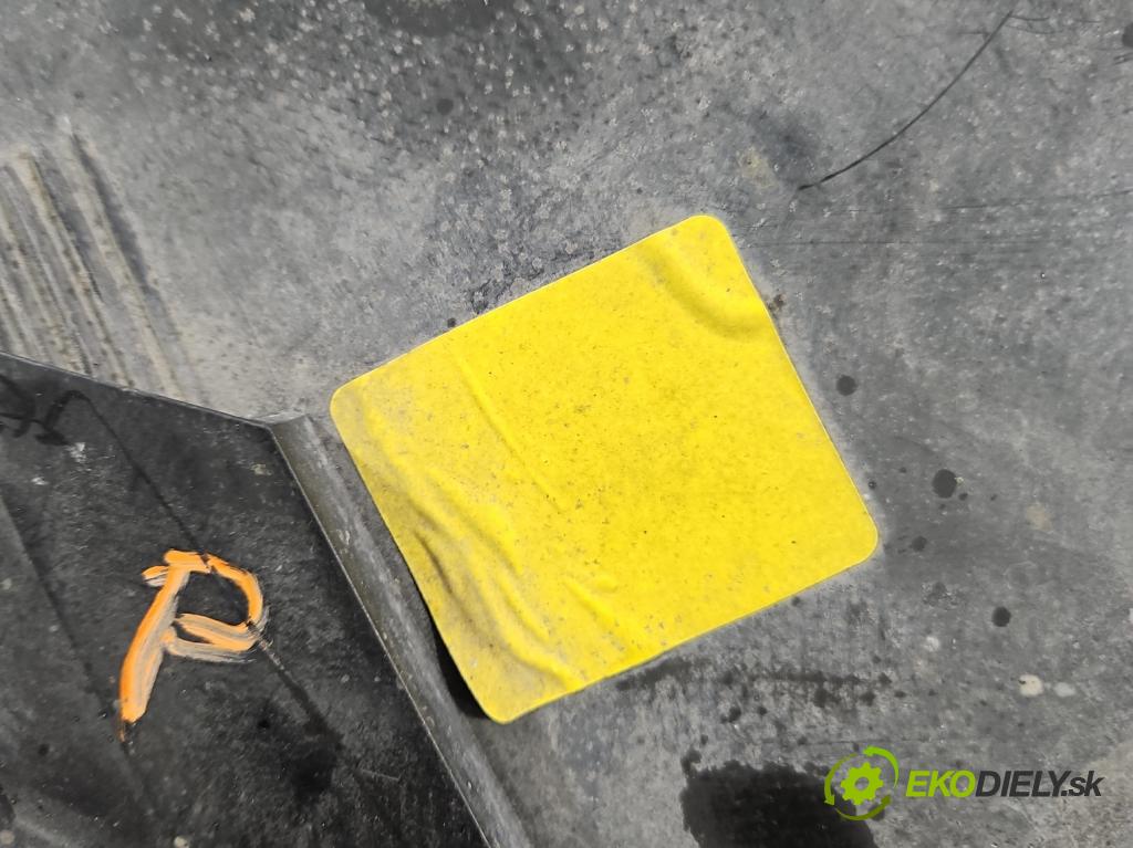 Volvo S40 II 2004-2012 2.0d 136 HP manual 100 kW 1997 cm3 4- Reflektor: pravý  (Svetlo predné pravé)