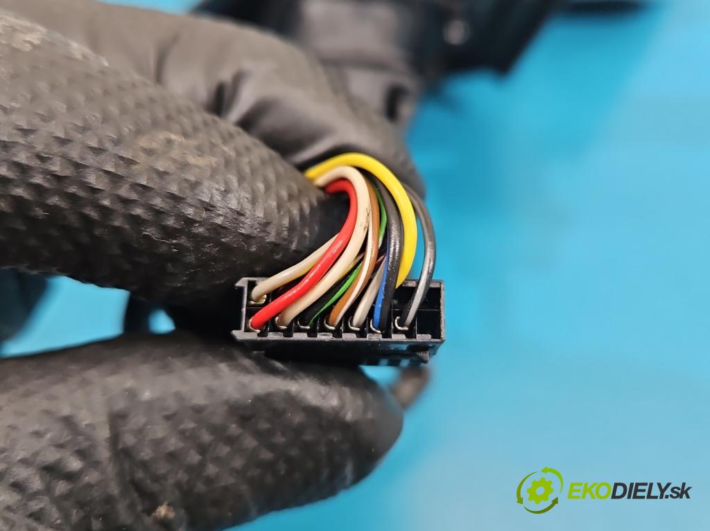 Audi A6 C7 2011-2018 2.0 TFSI 179KM automatic 132 kW 1984 cm3 4- zpětné zrcátko pravé  (Klika dveří ostatní)