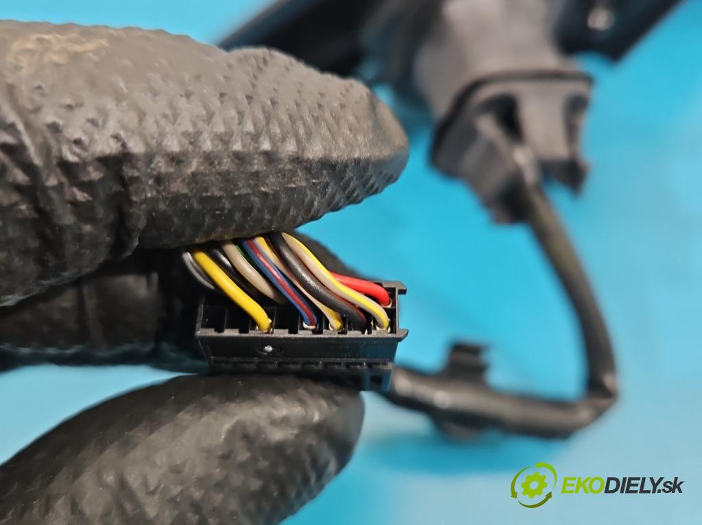 Audi A6 C7 2011-2018 2.0 TFSI 179KM automatic 132 kW 1984 cm3 4- zpětné zrcátko pravé  (Klika dveří ostatní)