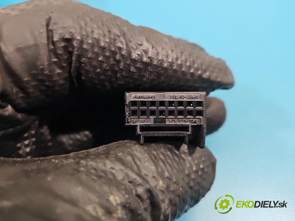 Audi A6 C7 2011-2018 2.0 TFSI 179KM automatic 132 kW 1984 cm3 4- zpětné zrcátko pravé  (Klika dveří ostatní)