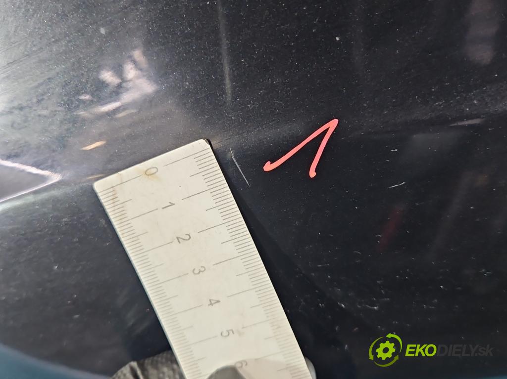 Audi Q7 2005-2015 4.2 TDI 326KM automatic 240 kW 4134 cm3 5- blatnik přední levý  (Levý přední blatník)