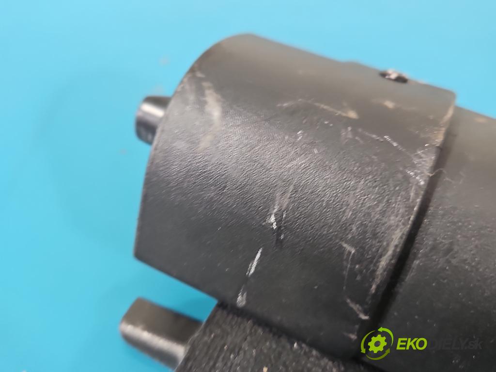 Renault Kadjar 2015-2022 1.2 131 hp manual 96 kW 1197 cm3 5- roleta 799228161R (Roleta zavazadlového prostoru)